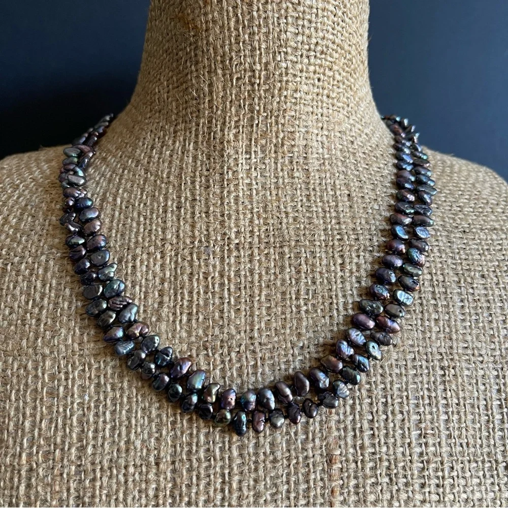 Elegant genuine  freshwater peacock Pearl Necklace